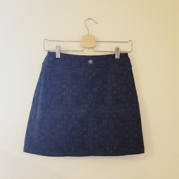 ATHLETA floral patterned skort - Picture 3 of 3